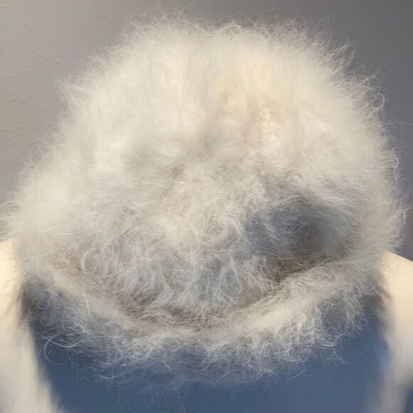 HAND CRAFTED New Fur Ivory White Cream Tone Nuetral Hand Knit Cruelty Free Hat - Picture 15 of 16